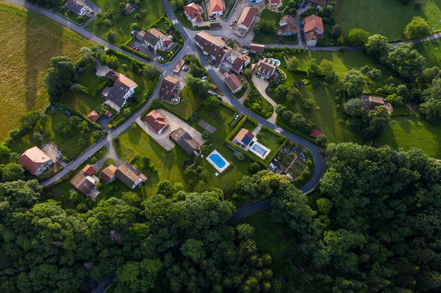 L’expertise immobilière sur Lyon et le pays de Gex en Rhône Alpes avec le Groupe Evalis, une équipe d’experts immobiliers certifiés et agréés près des tribunaux